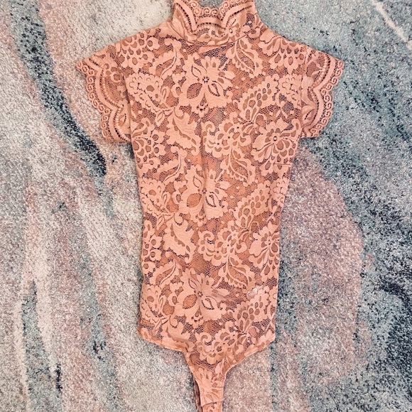 FASHION NOVA || Orchid Lace-Up Strappy Bodysuit in Blush - SZ XS 🌸NWOT🌸 - Picture 2 of 9